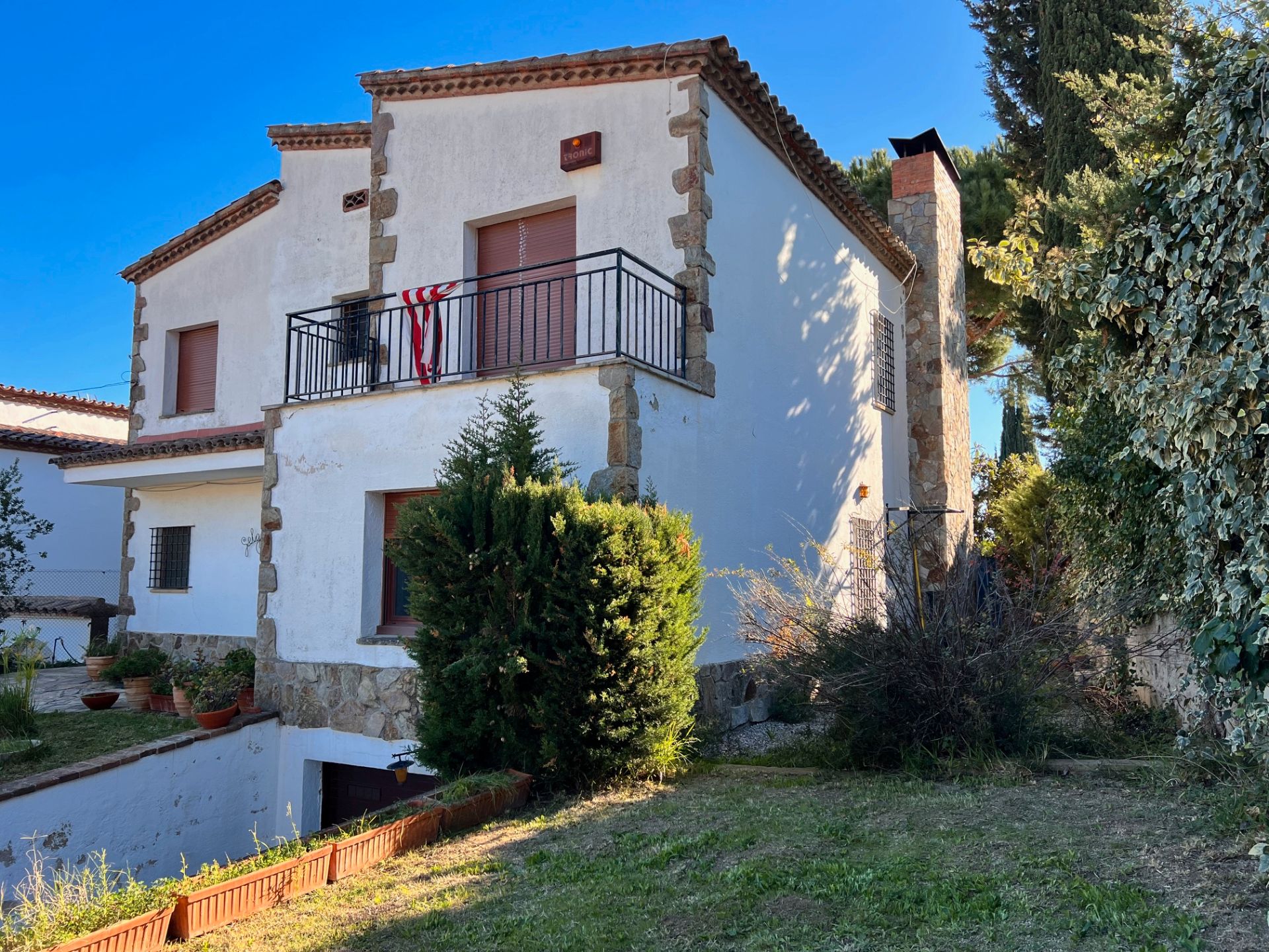 Vista exterior de Casa o xalet en venda en Vilassar de Dalt amb Calefacció, Jardí privat i Terrassa