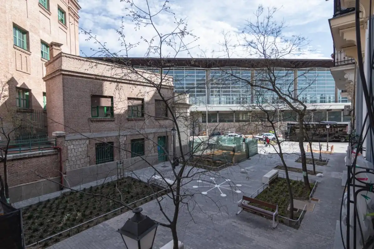 Außenansicht von Wohnungen zur Miete in Madrid mit Klimaanlage, Heizung und Möbliert