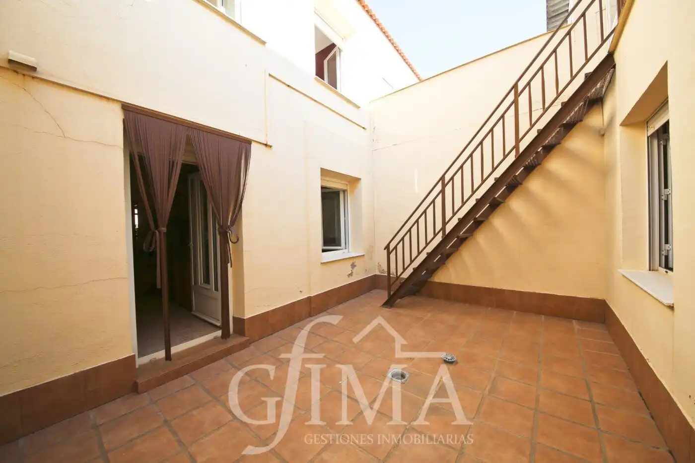 Casa adosada en venta en Tomelloso