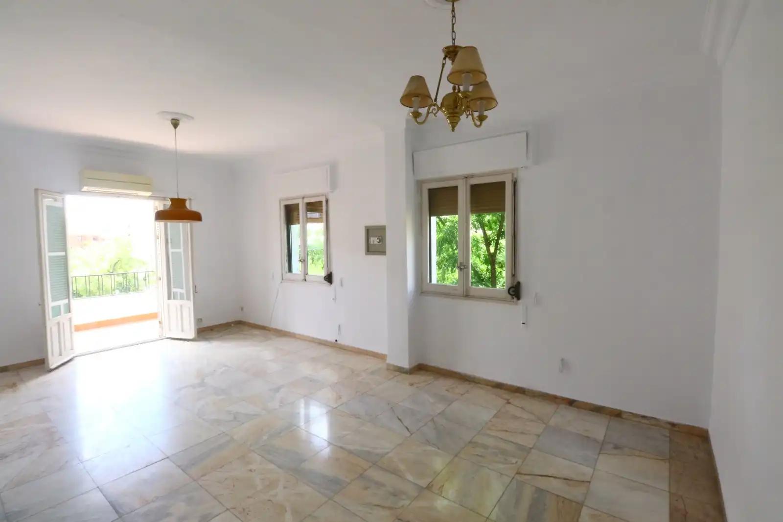 Comedor de Piso en venta en Sevilla con Terraza y Balcón
