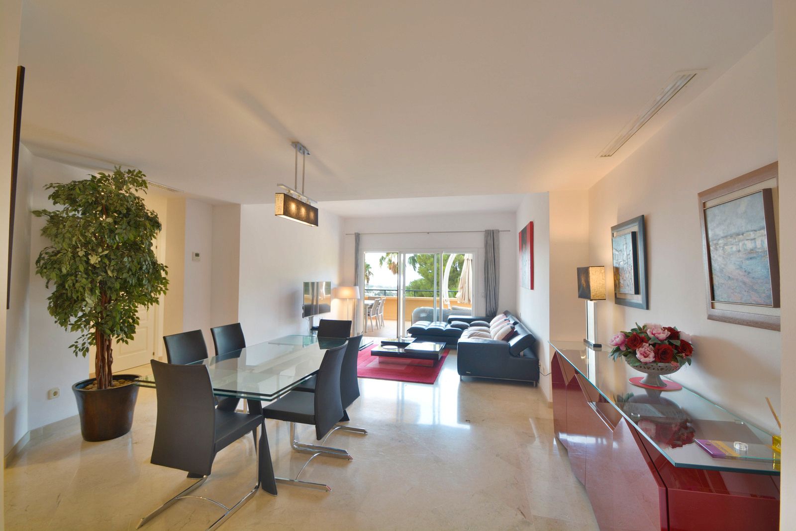 Living room of Apartment for sale in Marbella  with Heating, Private garden and Community pool