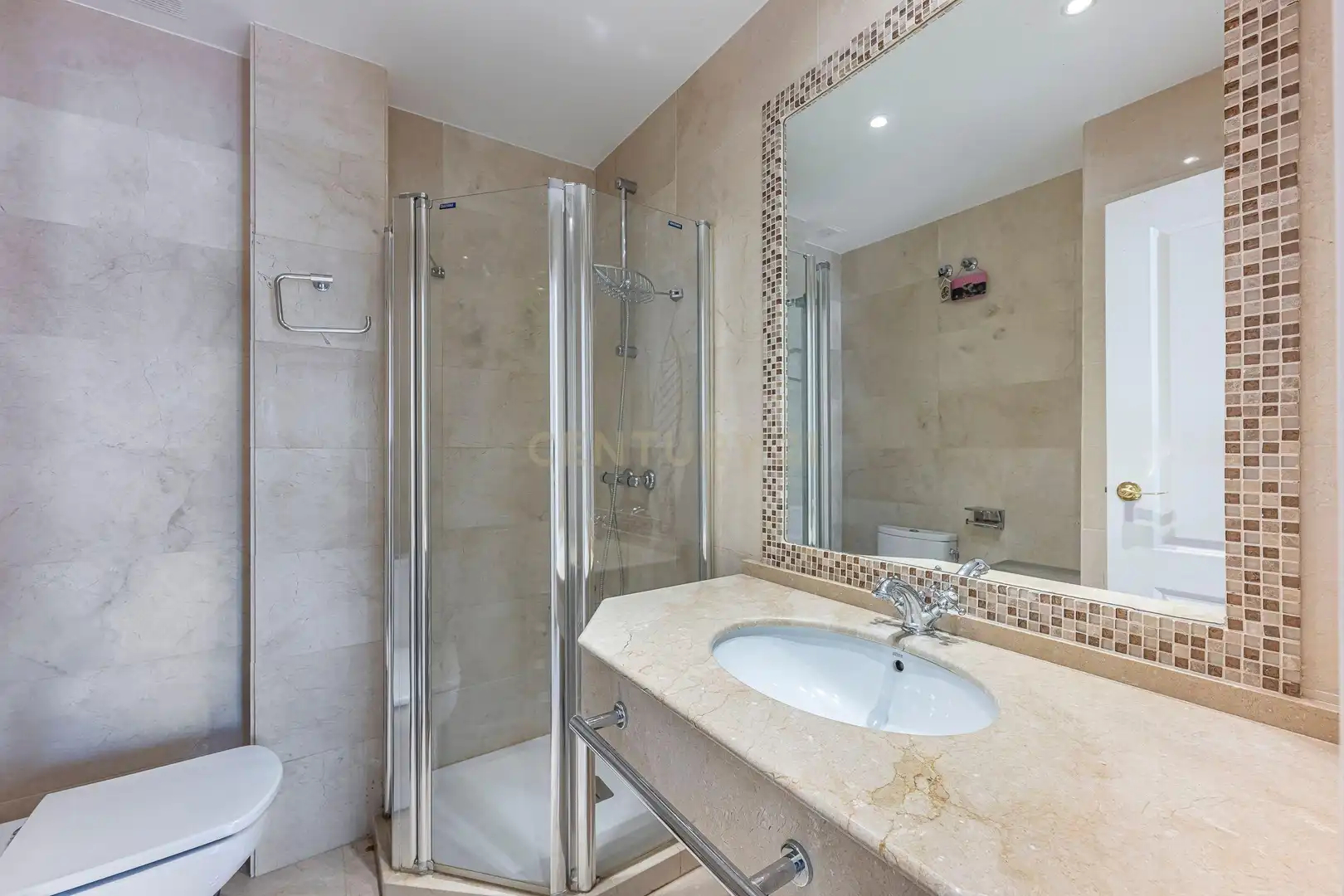 Baño de Apartamento en venta en Marbella con Aire acondicionado, Jardín privado y Trastero