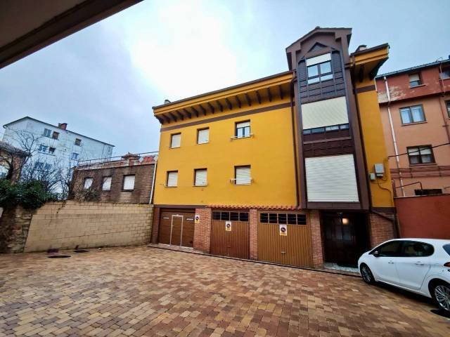 Piso en Venta en Calle Pesquera, 21 en Aguilar de Campoo