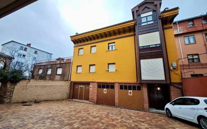 Exterior view of Flat for sale in Aguilar de Campoo  with Heating, Furnished and Oven