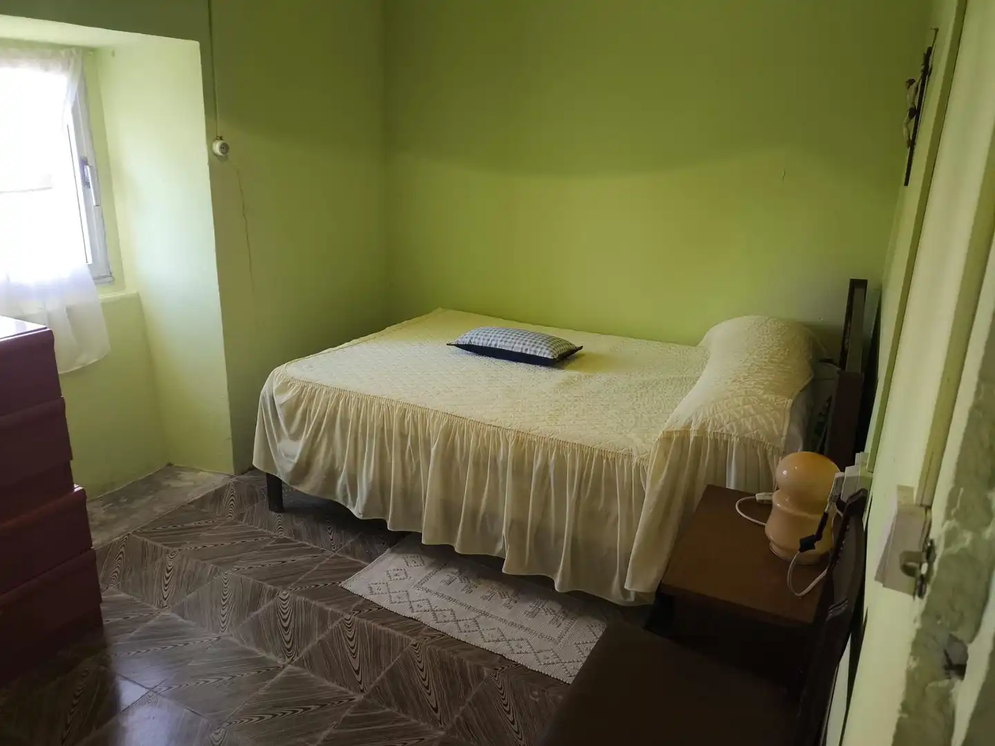 Dormitori de Casa o xalet en venda en Santa Comba amb Traster i Moblat