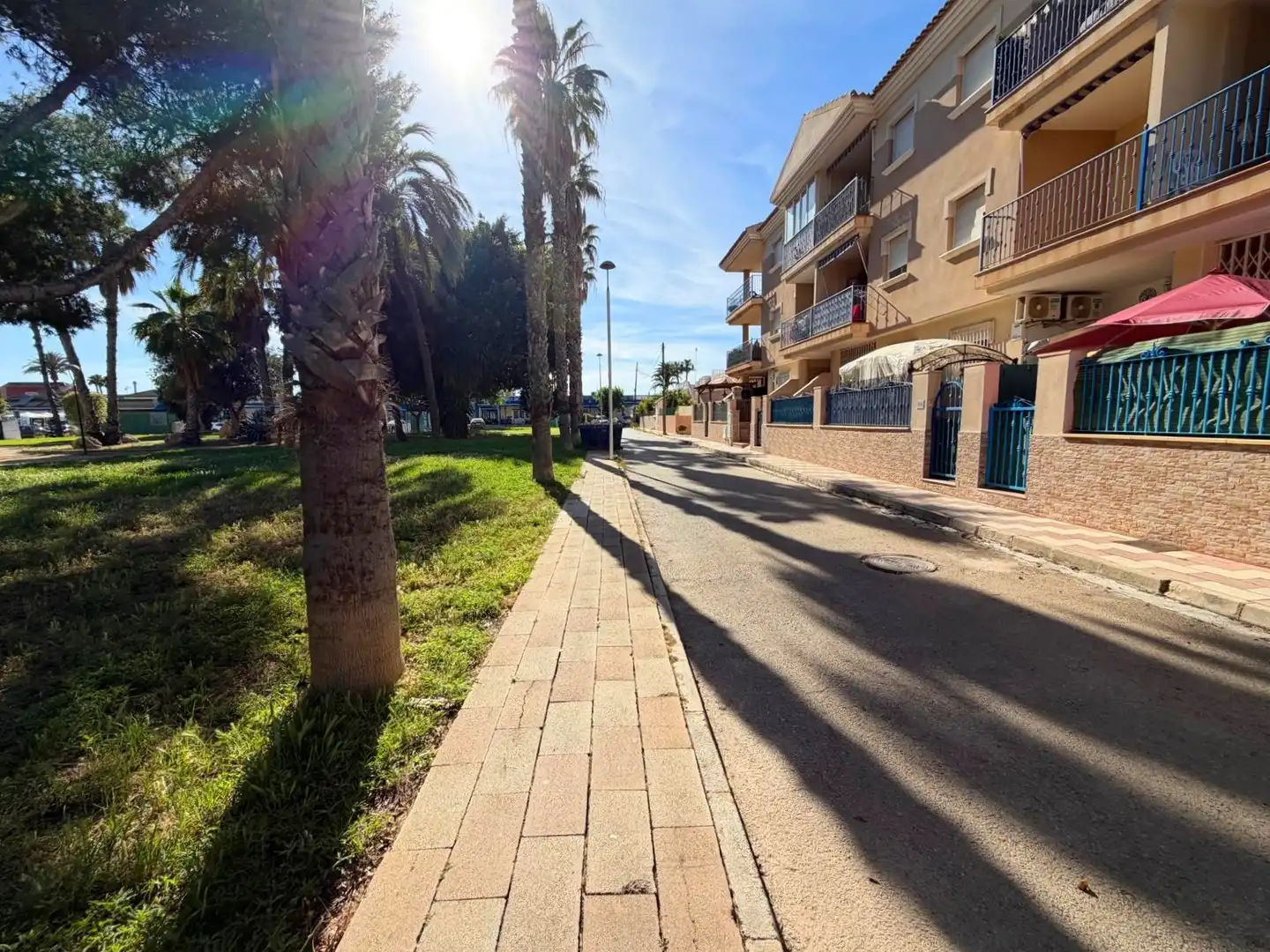 Vista exterior de Planta baja en venta en Los Alcázares con Terraza, Piscina y Balcón