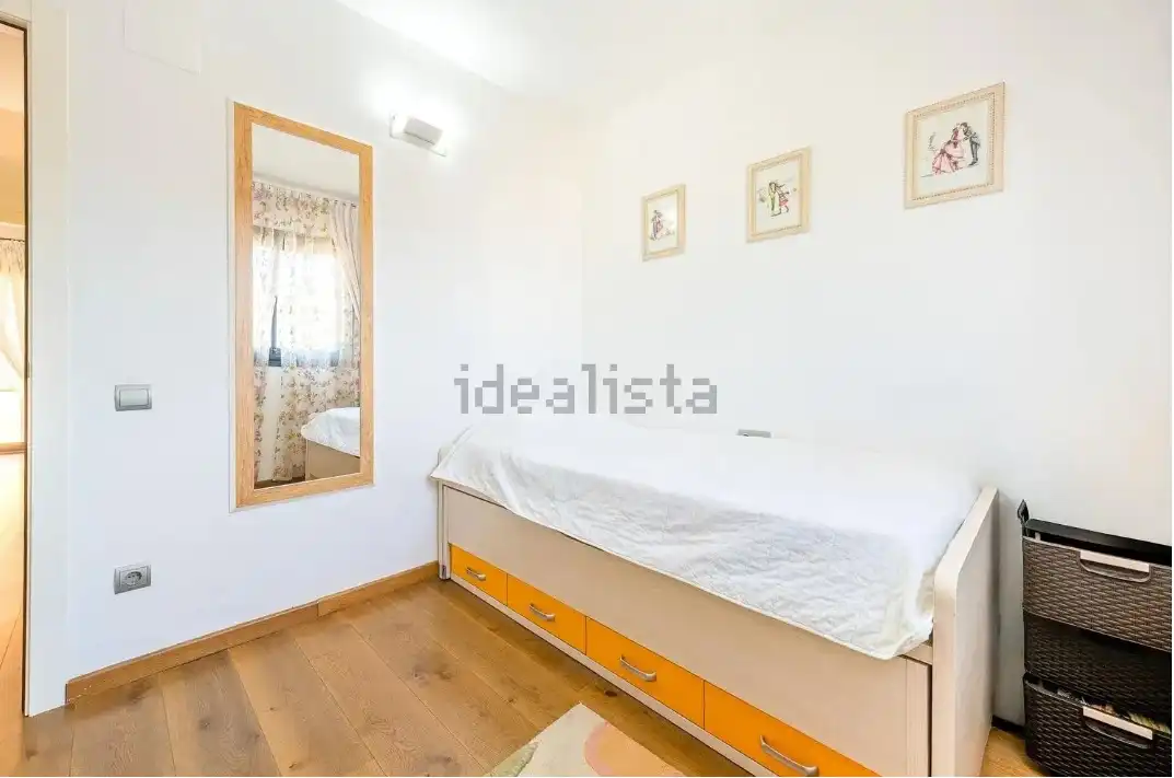 Dormitori de Casa adosada en venda en Cambrils amb Aire condicionat, Calefacció i Jardí privat