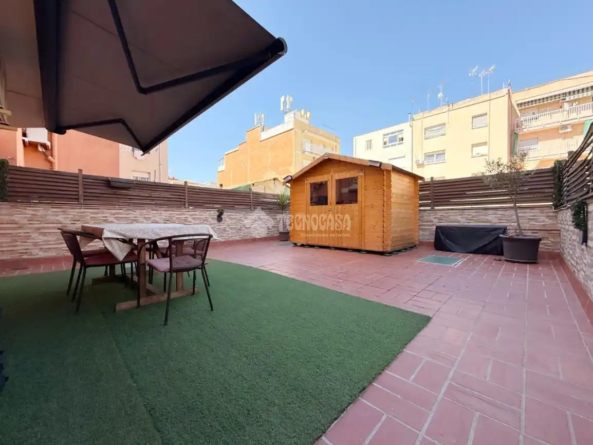 Terraza de Piso en venta en Sant Boi de Llobregat con Aire acondicionado, Terraza y Trastero