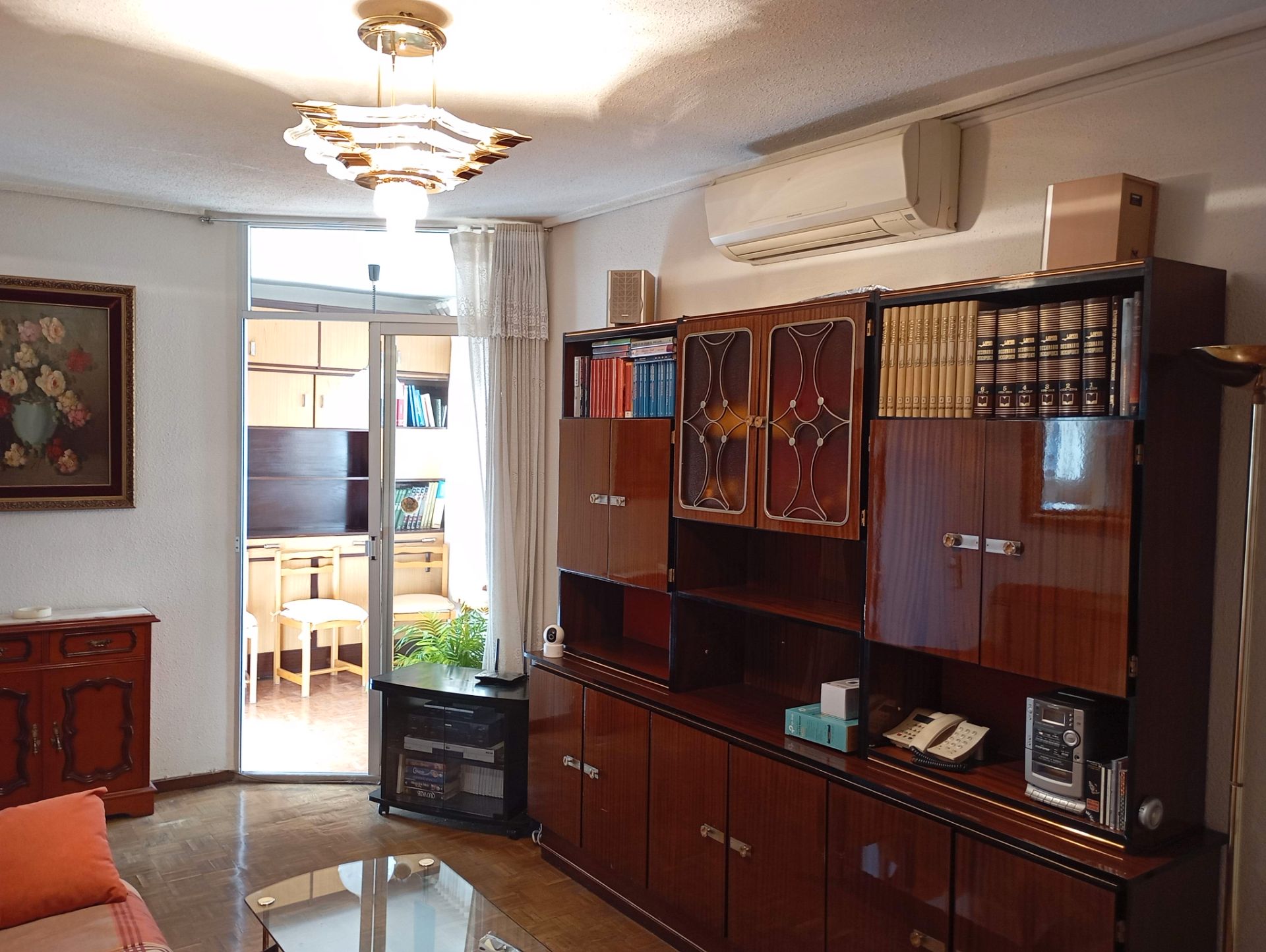 Sala d'estar de Pis en venda en  Madrid Capital amb Aire condicionat, Calefacció i Parquet