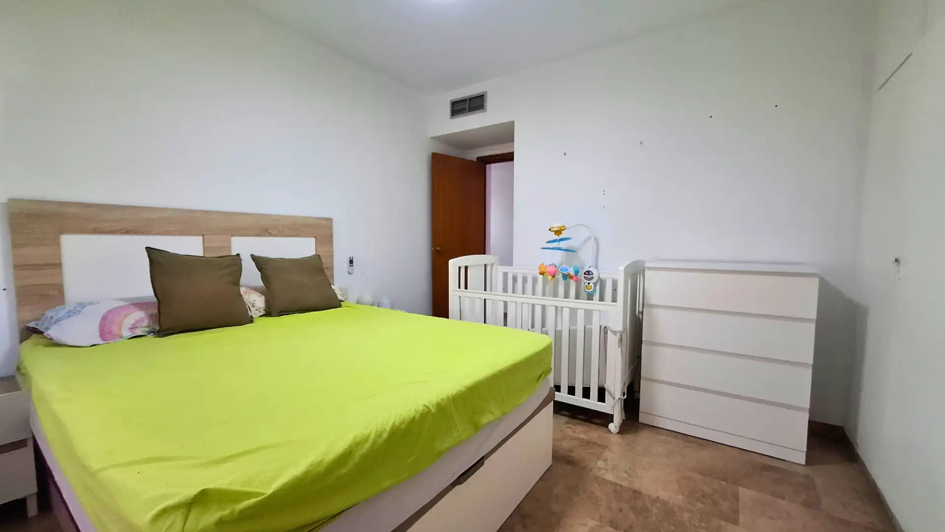 Dormitori de Pis en venda en Córdoba amb Aire condicionat, Calefacció i Terrassa