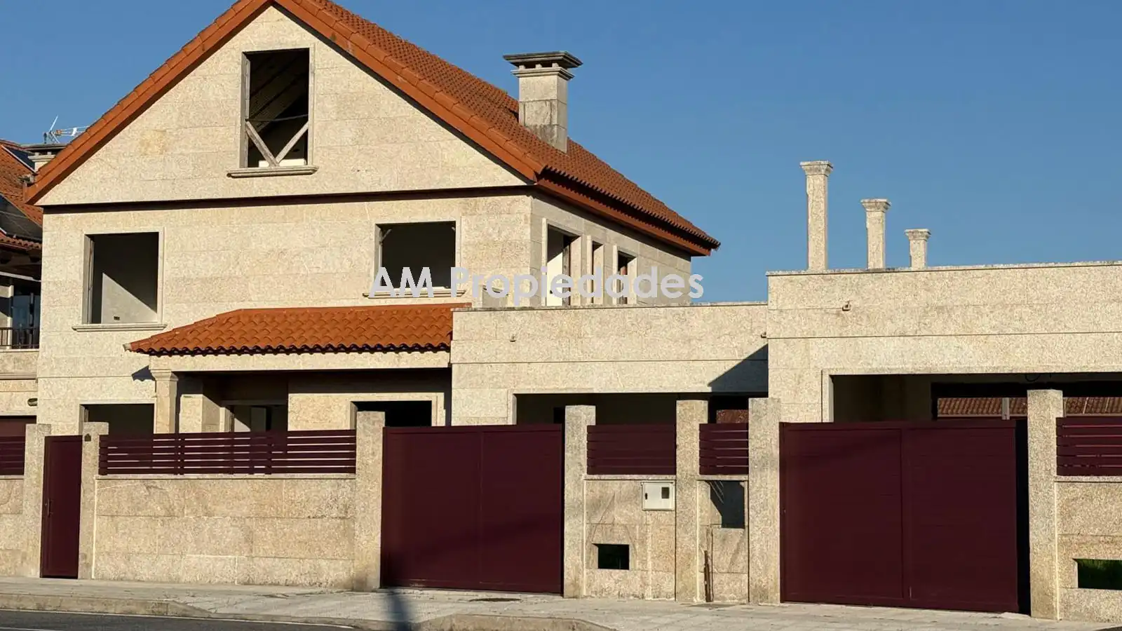 Vista exterior de Casa adosada en venda en Baiona amb Calefacció, Jardí privat i Terrassa