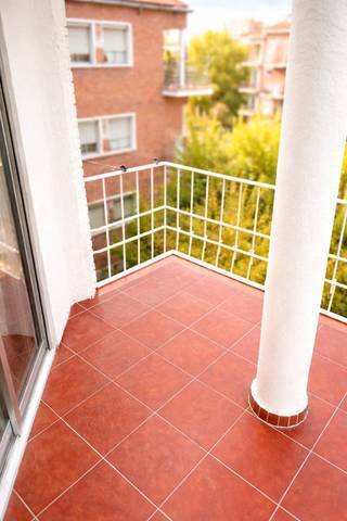 Piso en Venta en Calle de Villajoyosa en Los Rosales