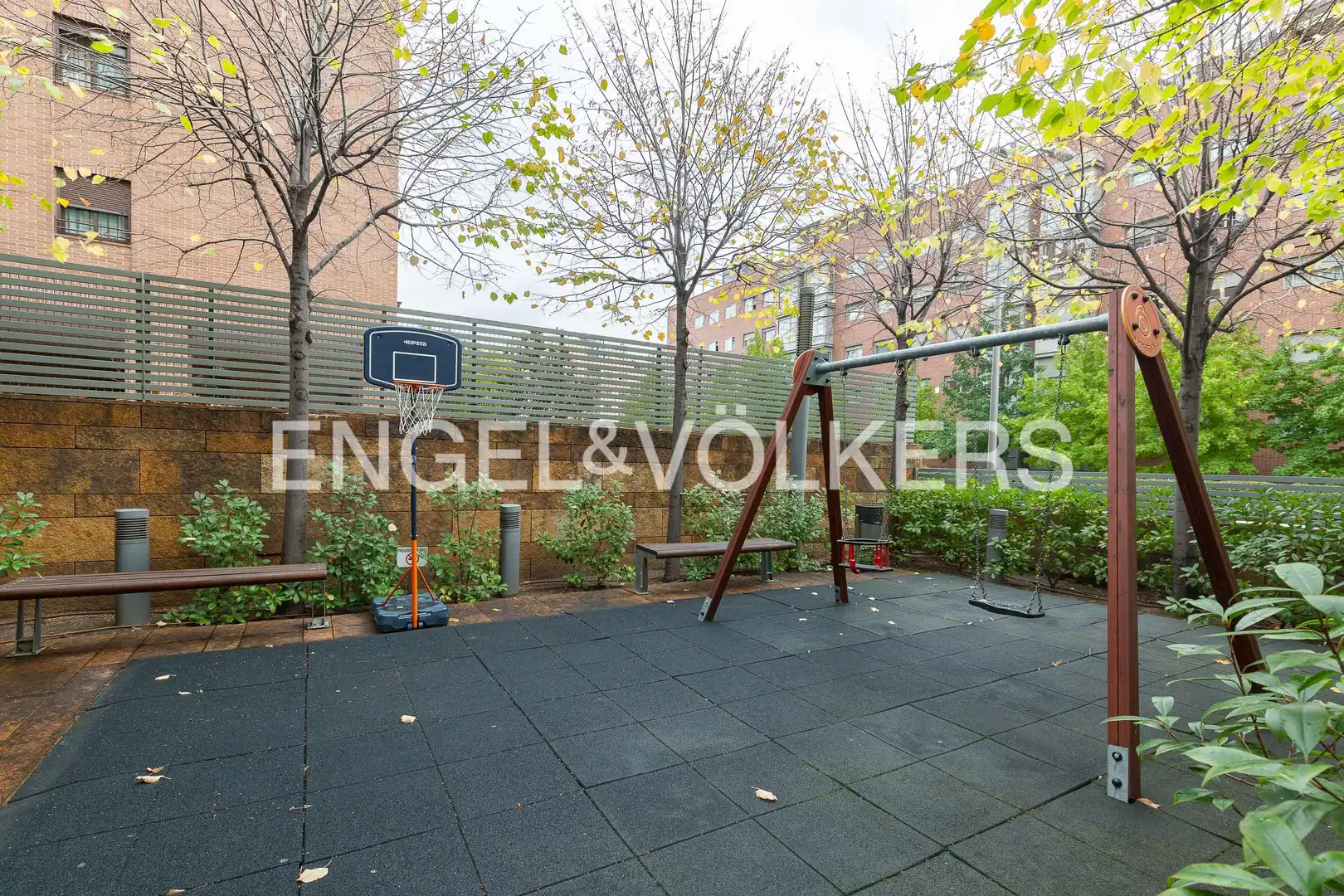 Terrassa de Pis en venda en Madrid amb Aire condicionat, Calefacció i Jardí privat