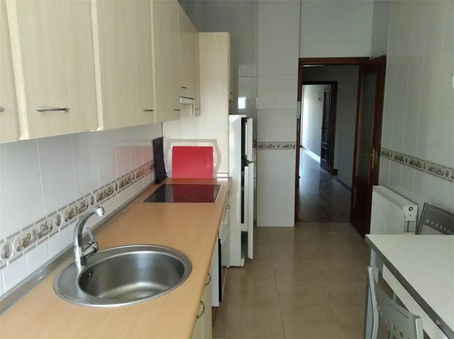 Cuina de Pis en venda en Villaturiel amb Parquet, Traster i Moblat
