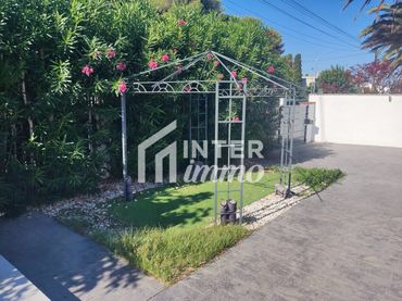 House with pool for sale in Calle Peni 62A