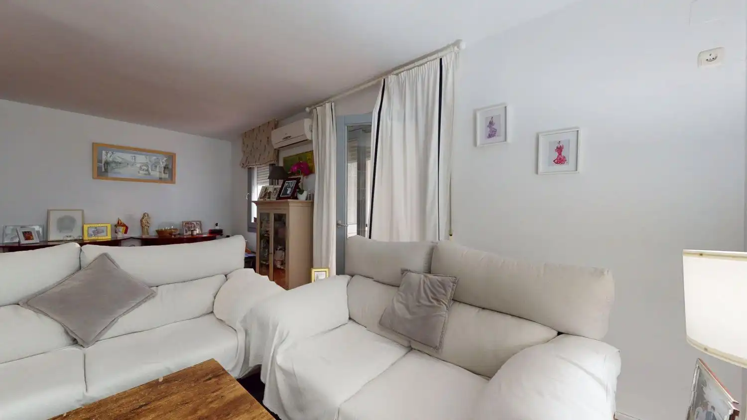 Living room of Flat for sale in Sevilla  with Air Conditioner, Heating and Terrace