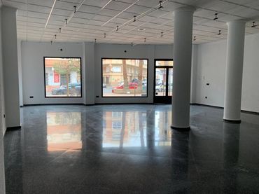Local comercial en venta en Calle HERMANOS PINZON 13