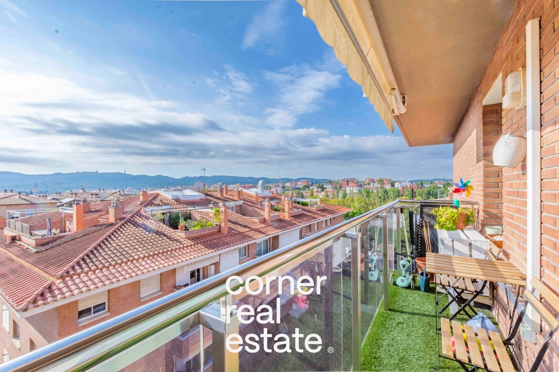 Exterior view of Attic for sale in Sant Cugat del Vallès  with Air Conditioner, Heating and Balcony