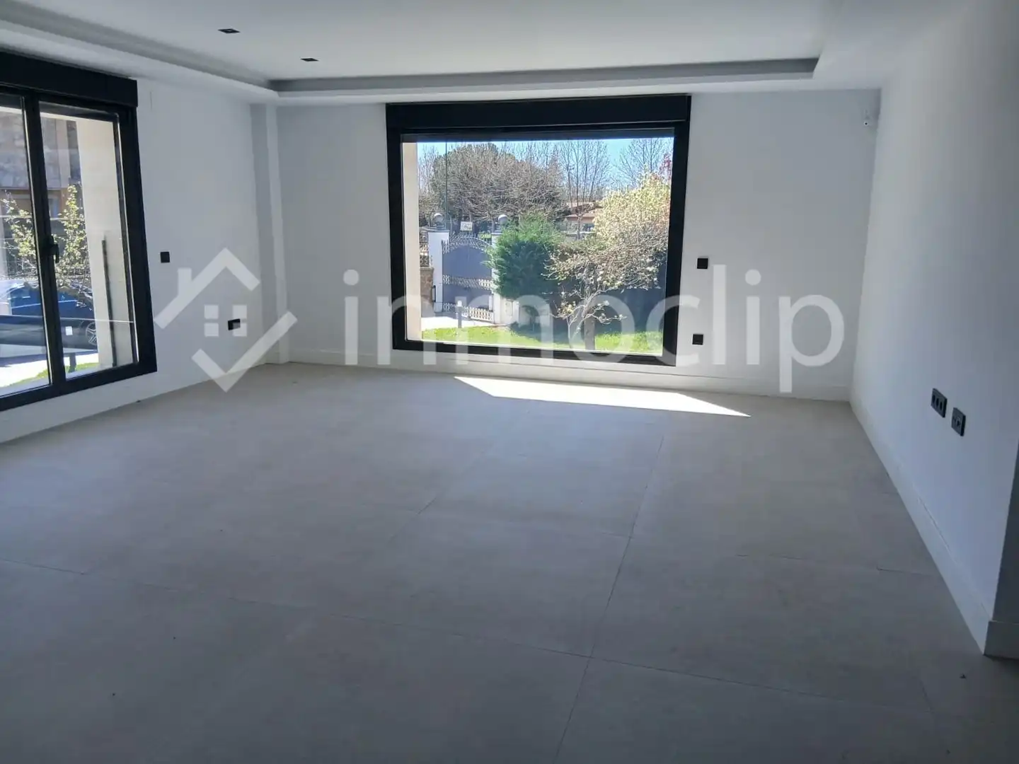 Sala d'estar de Casa o xalet en venda en Villamayor amb Calefacció, Jardí privat i Terrassa