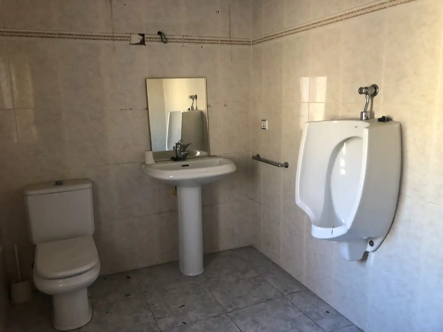 Badezimmer von Fabrikhallen zur Miete in Alcoy / Alcoi