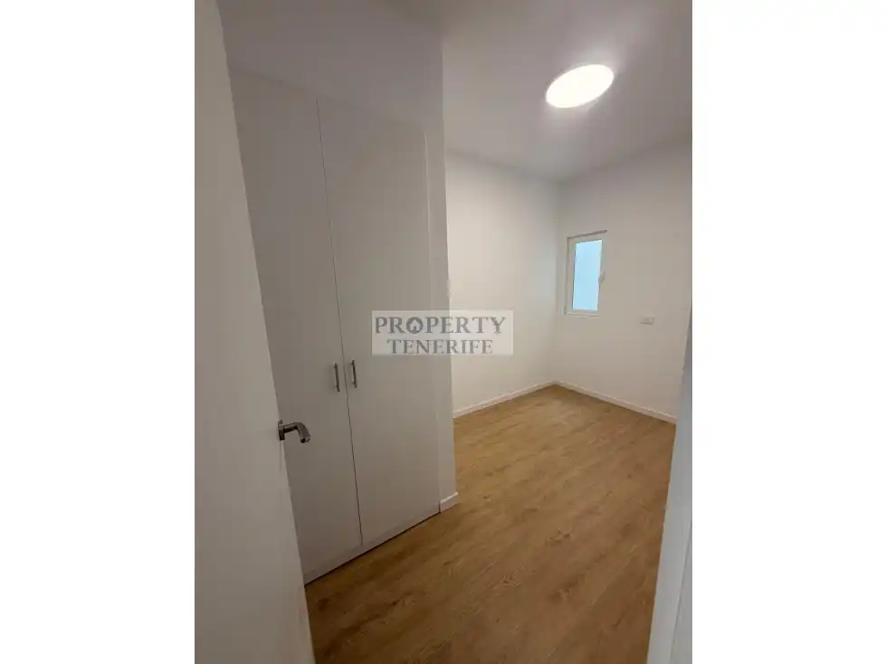 Habitación de Apartamento en venta en Arona