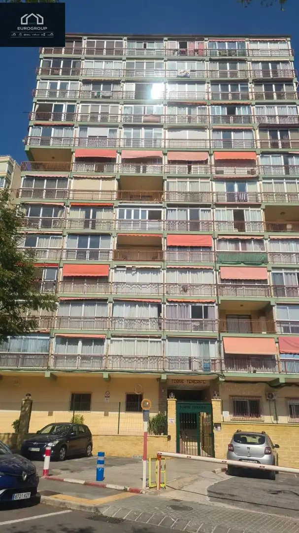 Vista exterior de Planta baixa en venda en Benidorm amb Aire condicionat i Piscina comunitària