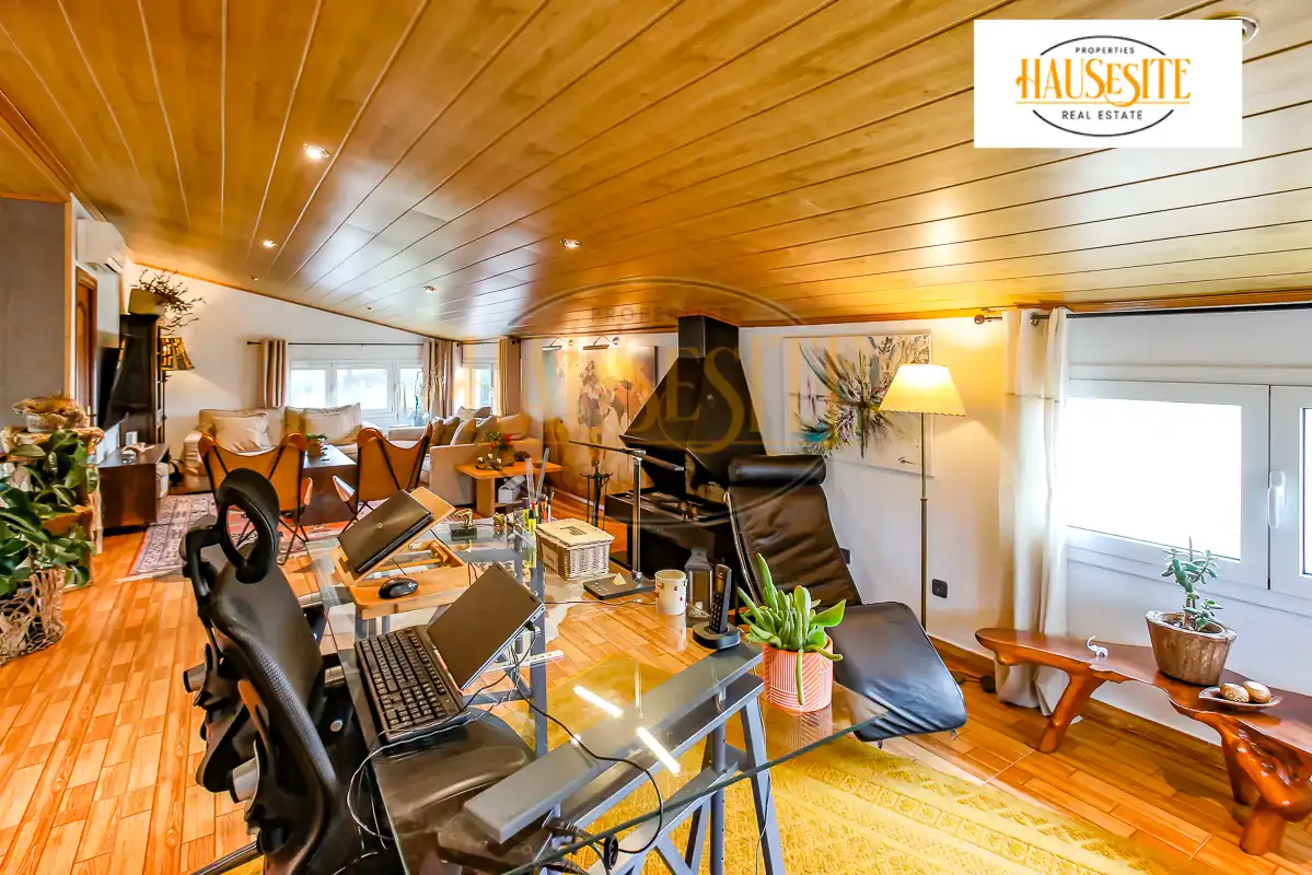 Sala de estar de Casa o chalet en venta en Mediona con Aire acondicionado, Calefacción y Jardín privado