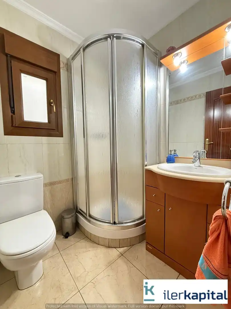 Badezimmer von Maisonette zum Verkauf in Lleida mit Klimaanlage, Heizung und Terrasse