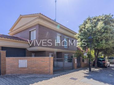 Villa avec balcon à vendre à FONTMITJANA