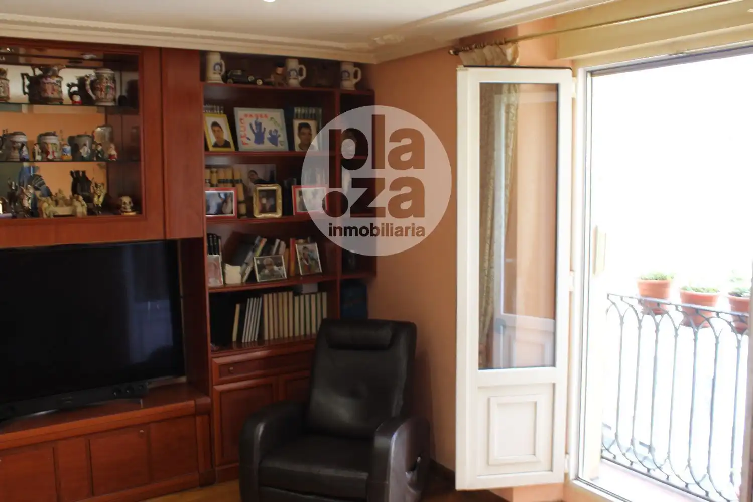 Living room of Flat for sale in Burgos  with Heating, Terrace and Storage room