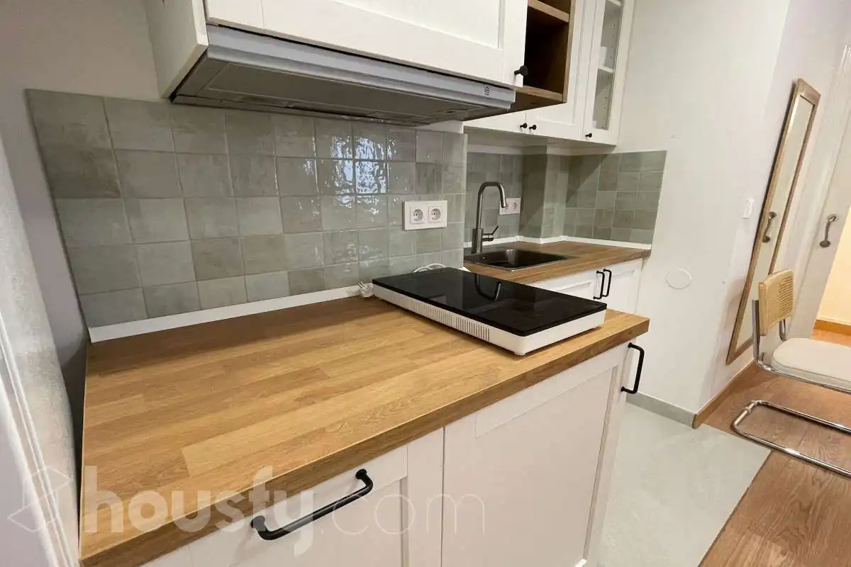 Kitchen of Flat for rent in Madrid  with Air Conditioner, Heating and Parquet flooring