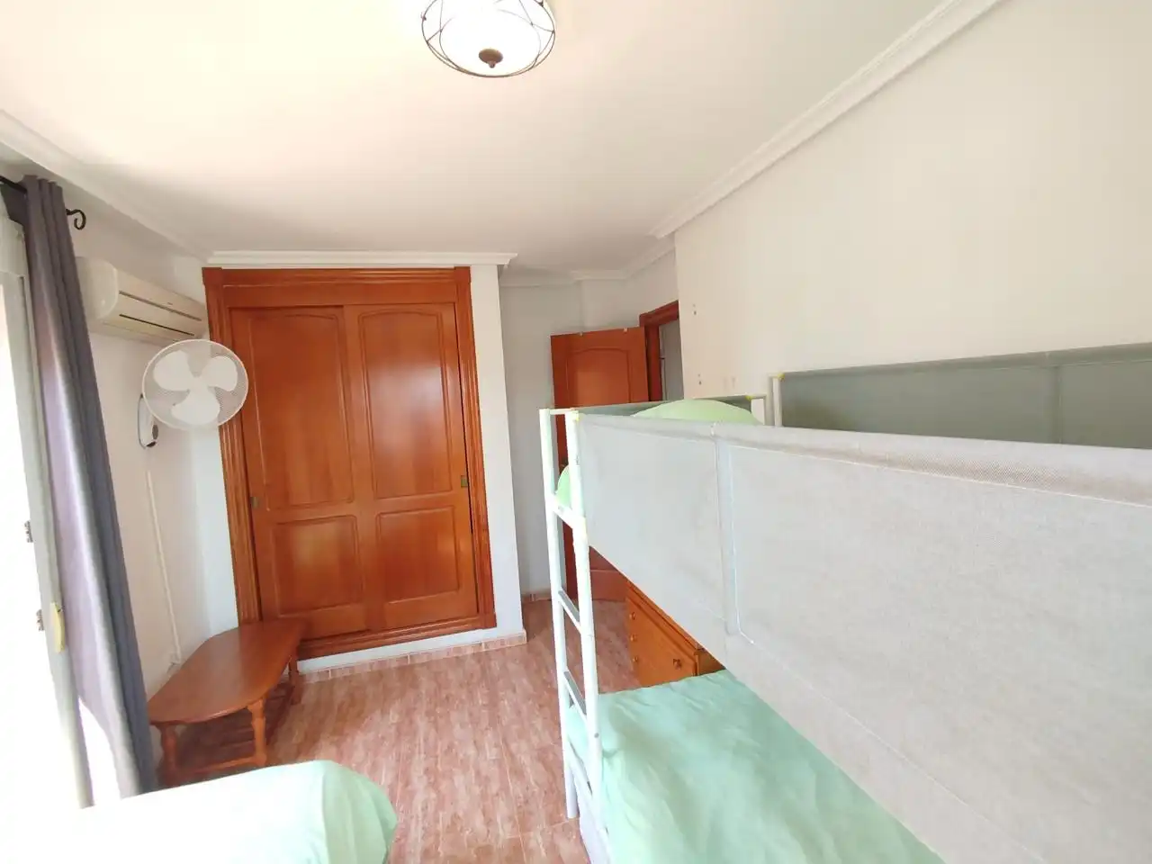 Habitación de Apartamento en venta en La Manga del Mar Menor con Aire acondicionado, Calefacción y Terraza