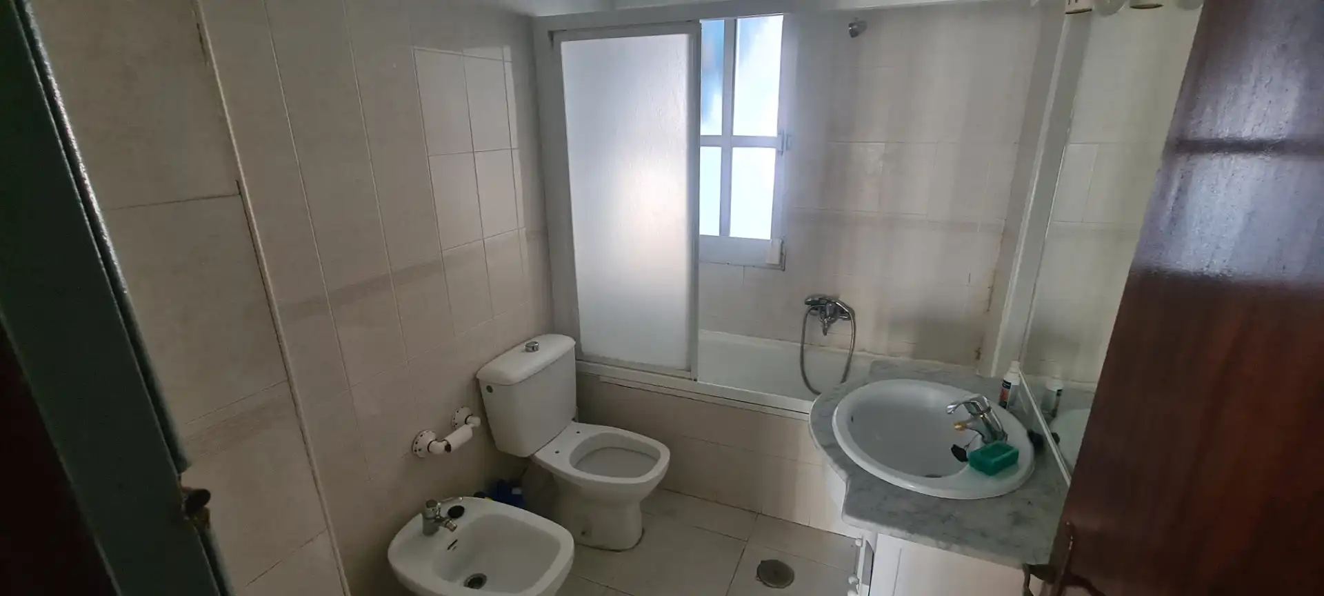 Baño de Piso en venta en Berlanga con Terraza, Horno y Lavadora