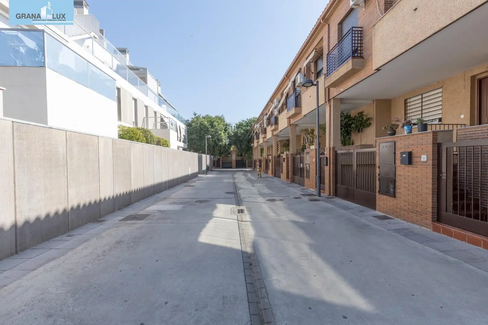 Vista exterior de Casa adosada en venda en Armilla amb Calefacció
