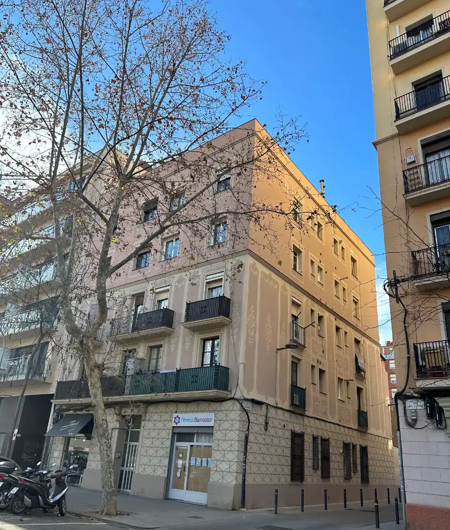 Außenansicht von Geschaftsraum zur Miete in Barcelona mit Klimaanlage und Heizung