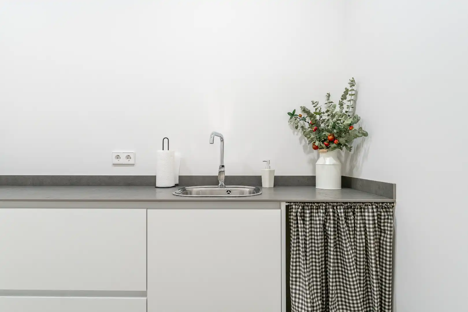 Küche von Büro zur Miete in Reus mit Klimaanlage, Heizung und Balkon