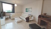 Sala d'estar de Casa adosada de lloguer en Calafell amb Calefacció, Jardí privat i Terrassa