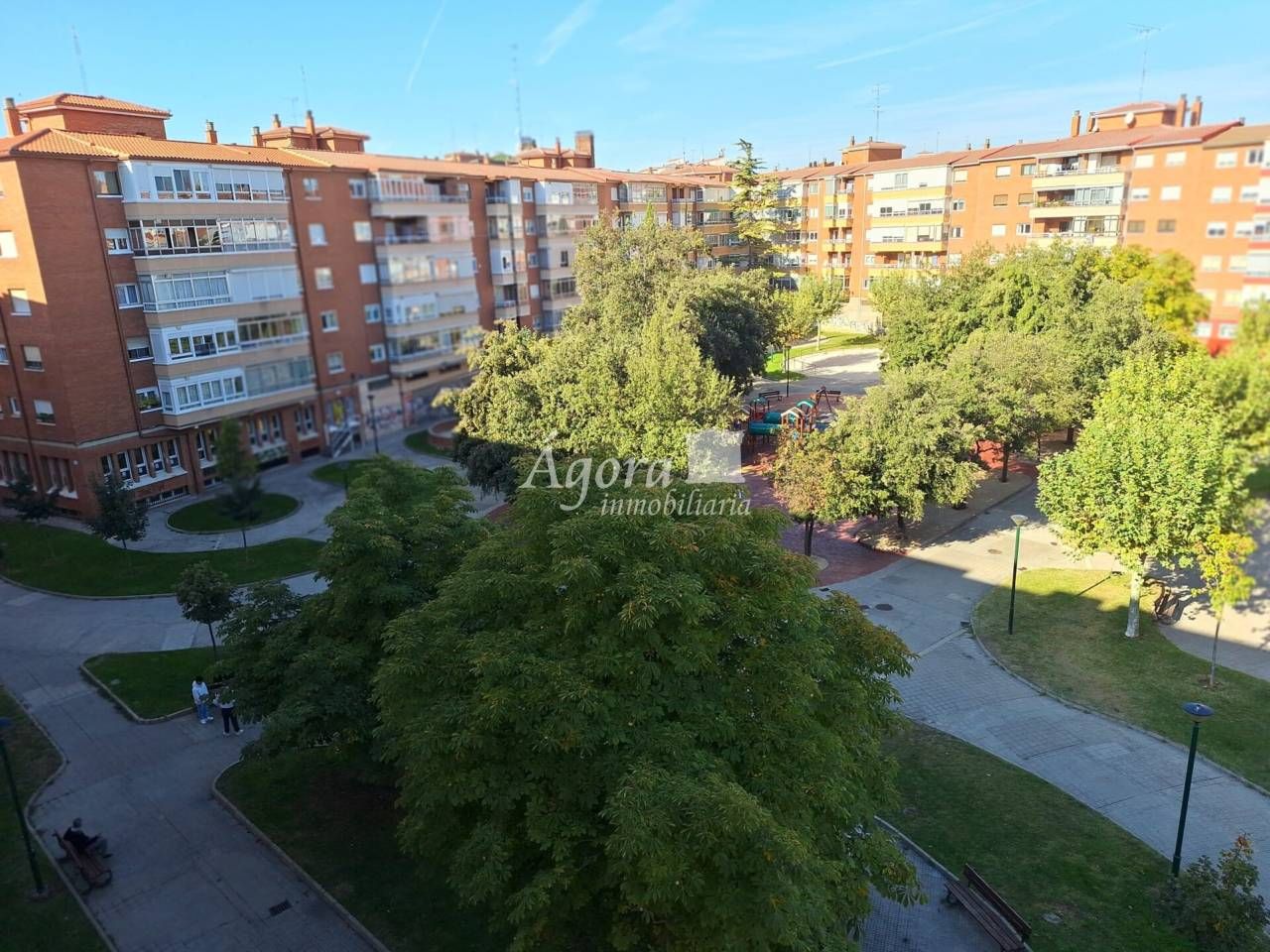 Vista exterior de Pis en venda en Valladolid Capital amb Calefacció, Parquet i Terrassa