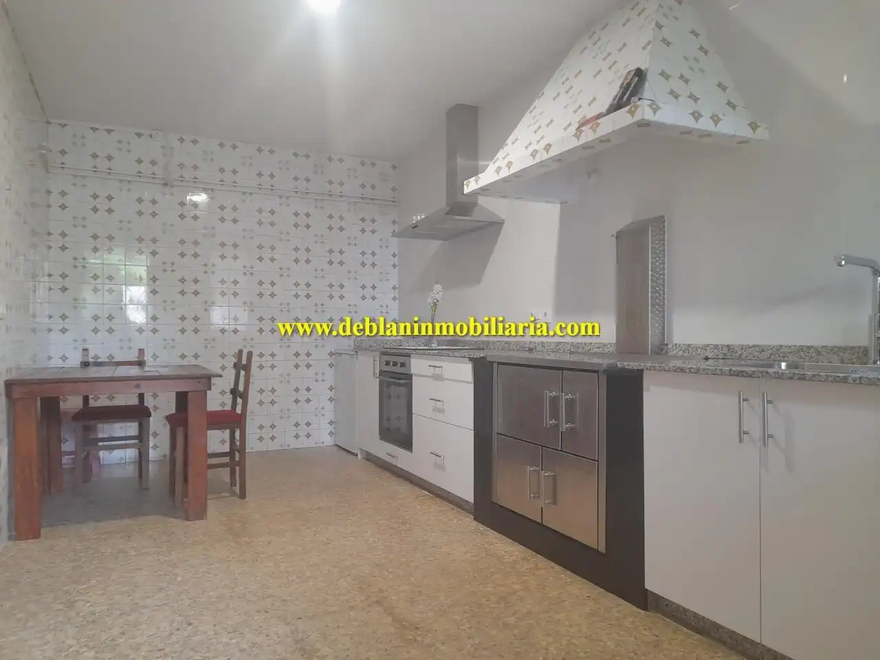 Cocina de Casa o chalet de alquiler en Tui con Jardín privado y Trastero