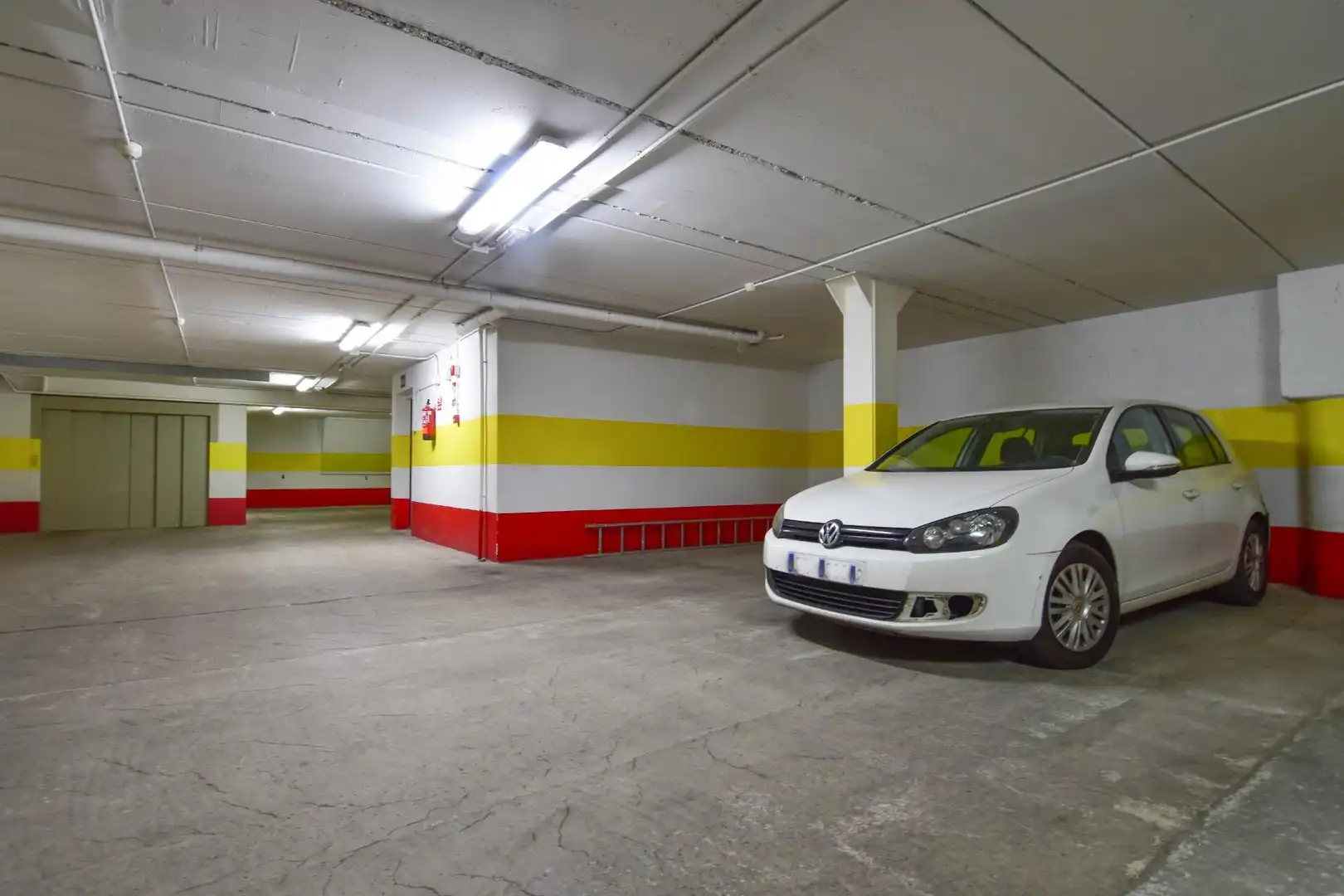 Aparcament de Dúplex de lloguer en Valencia amb Aire condicionat, Calefacció i Moblat