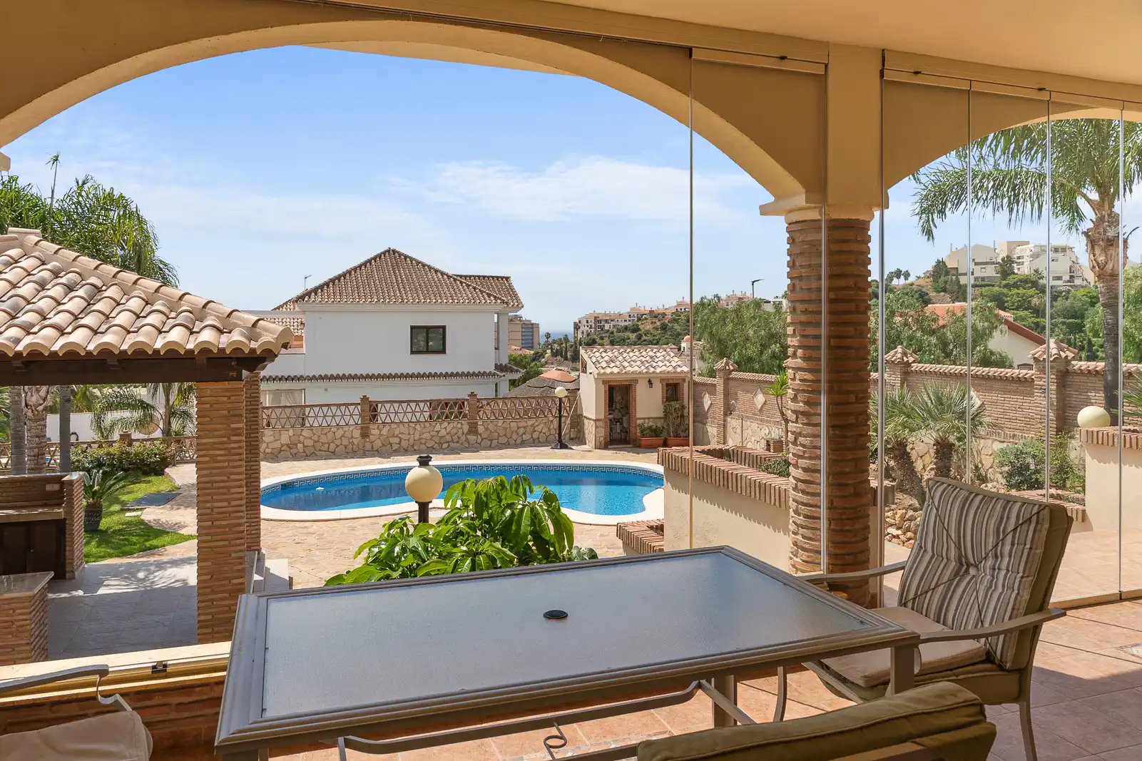 Terrassa de Casa o xalet en venda en Benalmádena amb Aire condicionat, Jardí privat i Piscina