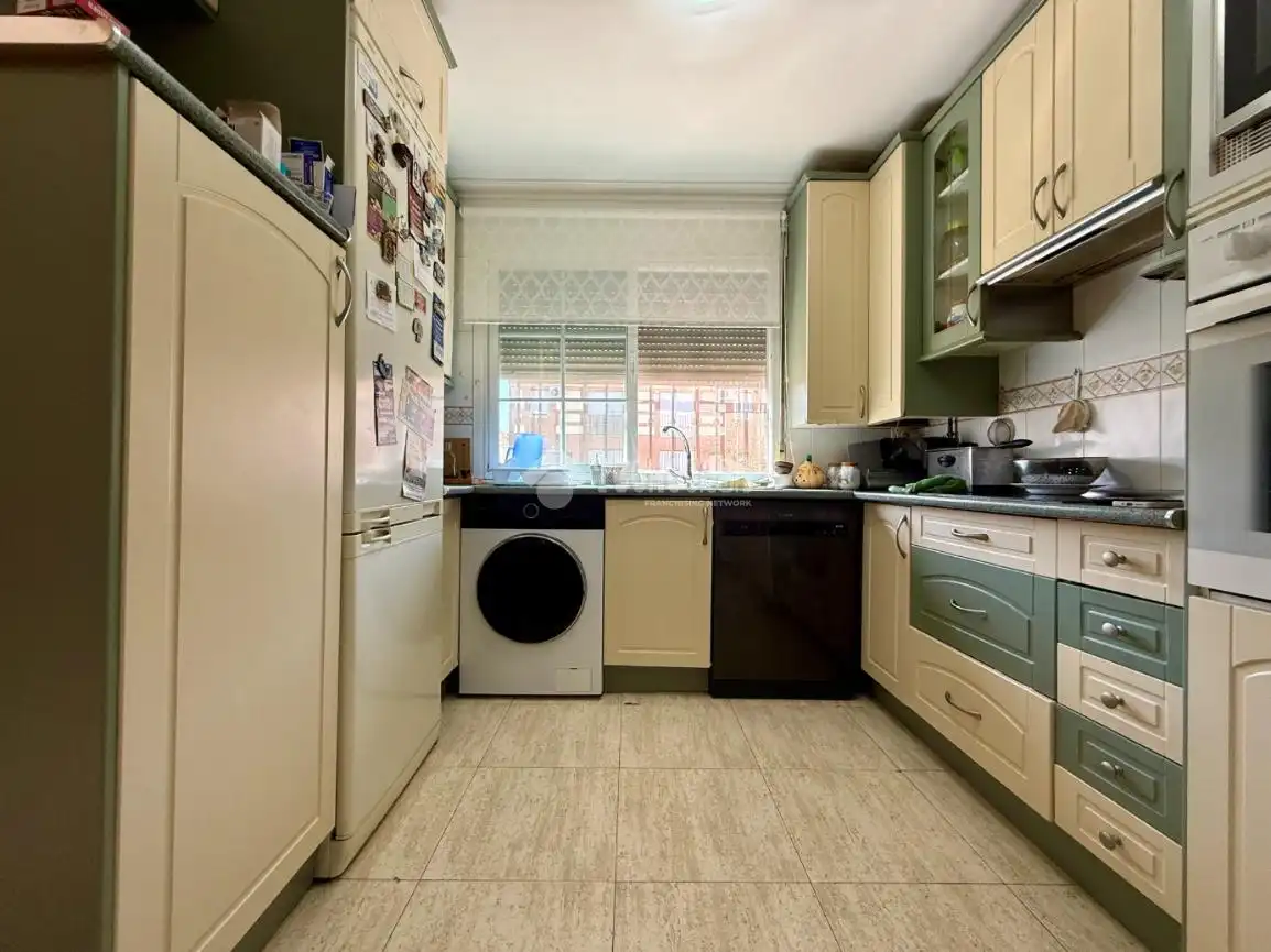 Cocina de Casa adosada en venta en Alovera con Aire acondicionado