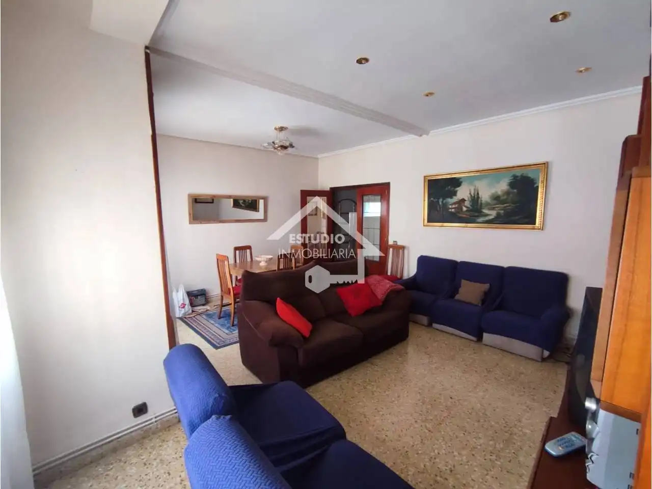 Sala d'estar de Pis de lloguer en  Logroño amb Calefacció, Moblat i Balcó