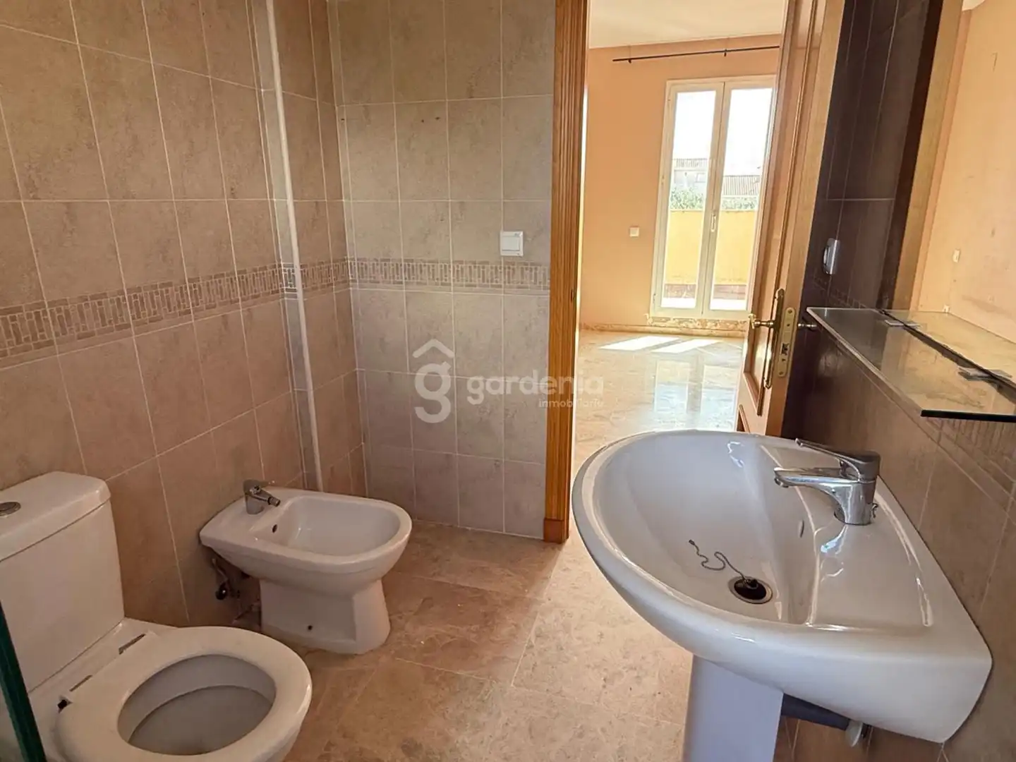 Baño de Casa adosada en venta en Castilleja de la Cuesta con Aire acondicionado y Terraza