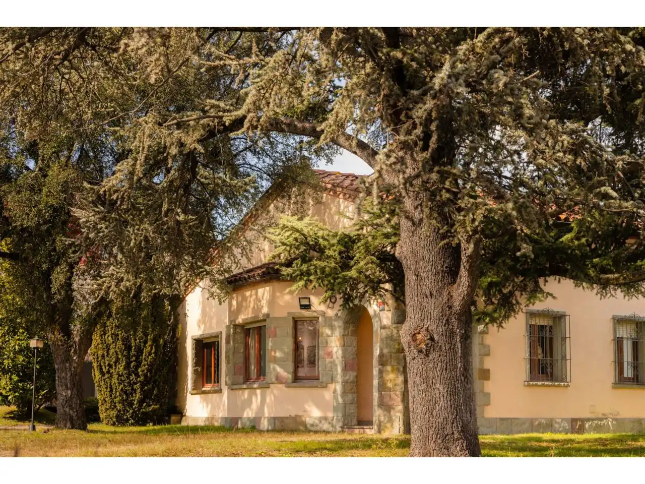 Vista exterior de Casa o xalet en venda en Torelló amb Calefacció, Jardí privat i Terrassa