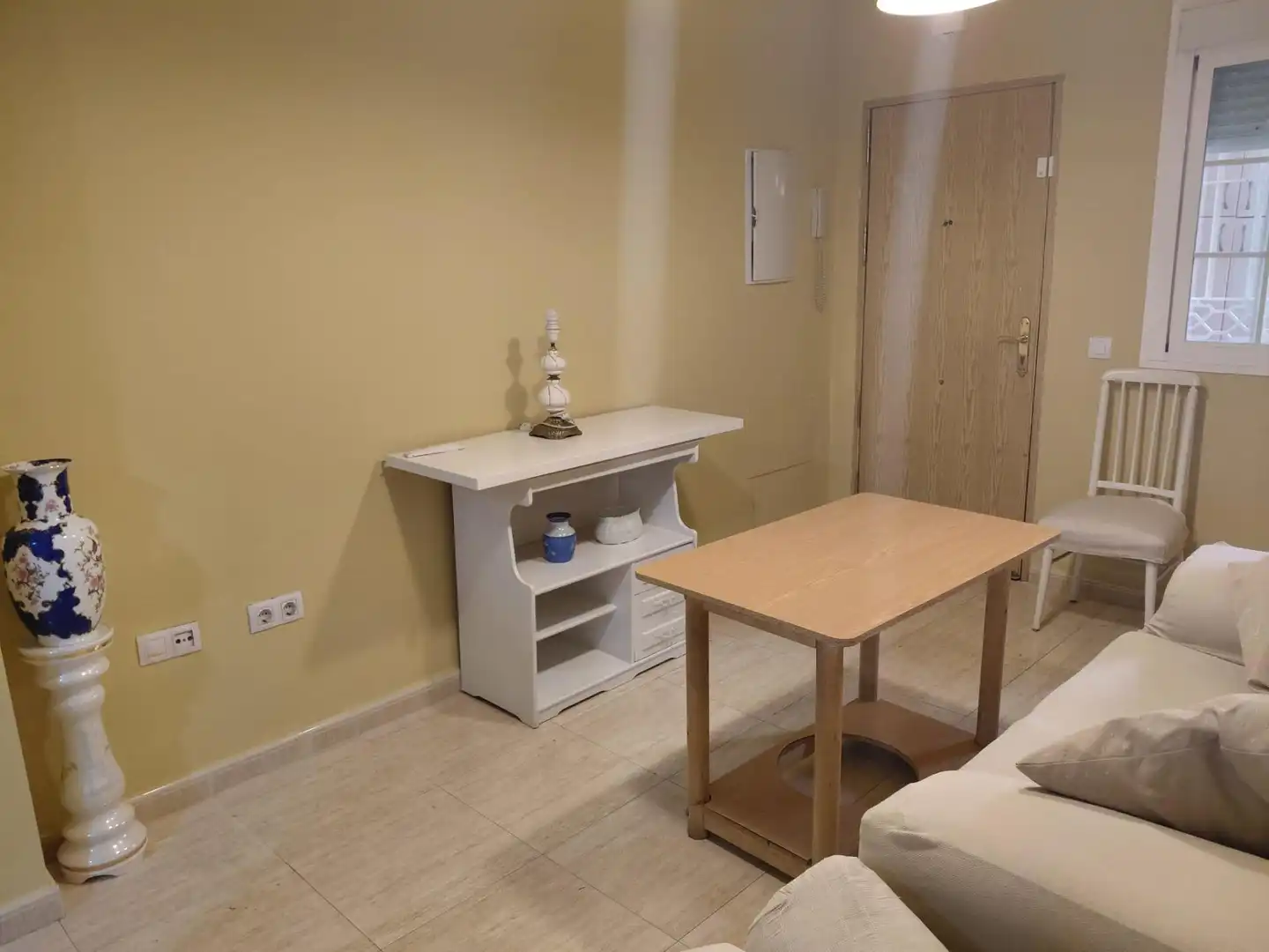 Habitación de Piso de alquiler en Camas con Aire acondicionado y Amueblado