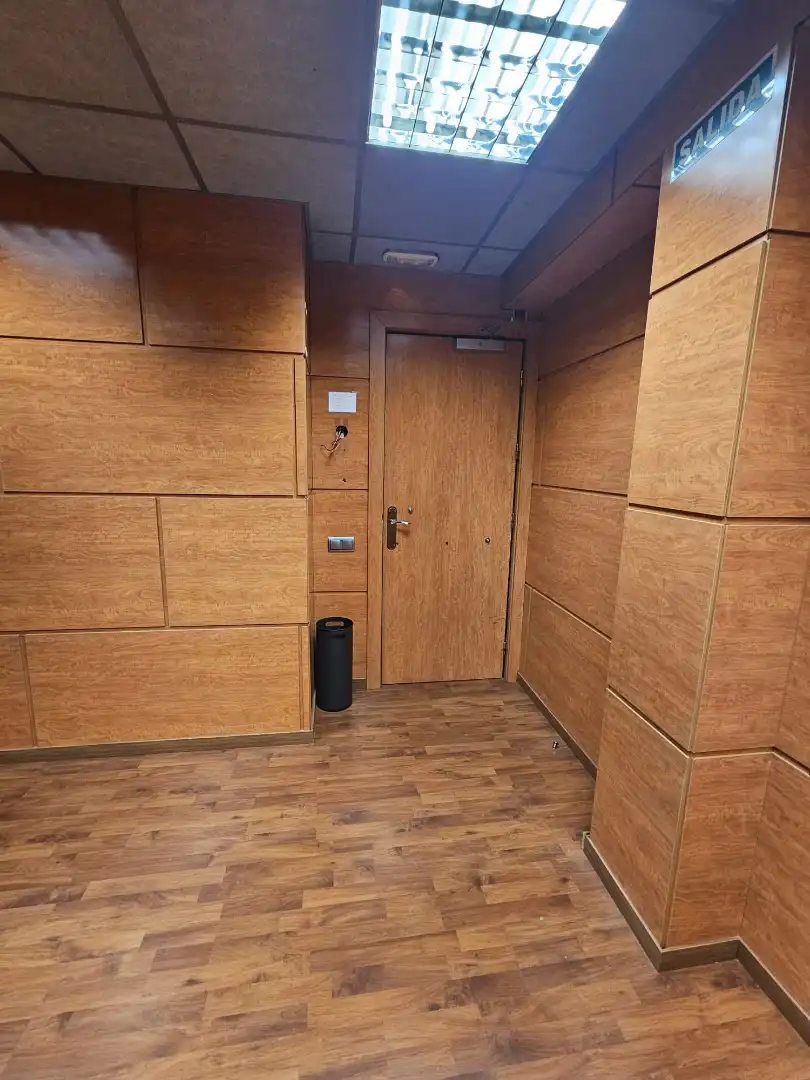 Büro zur Miete in Barcelona mit Klimaanlage und Balkon