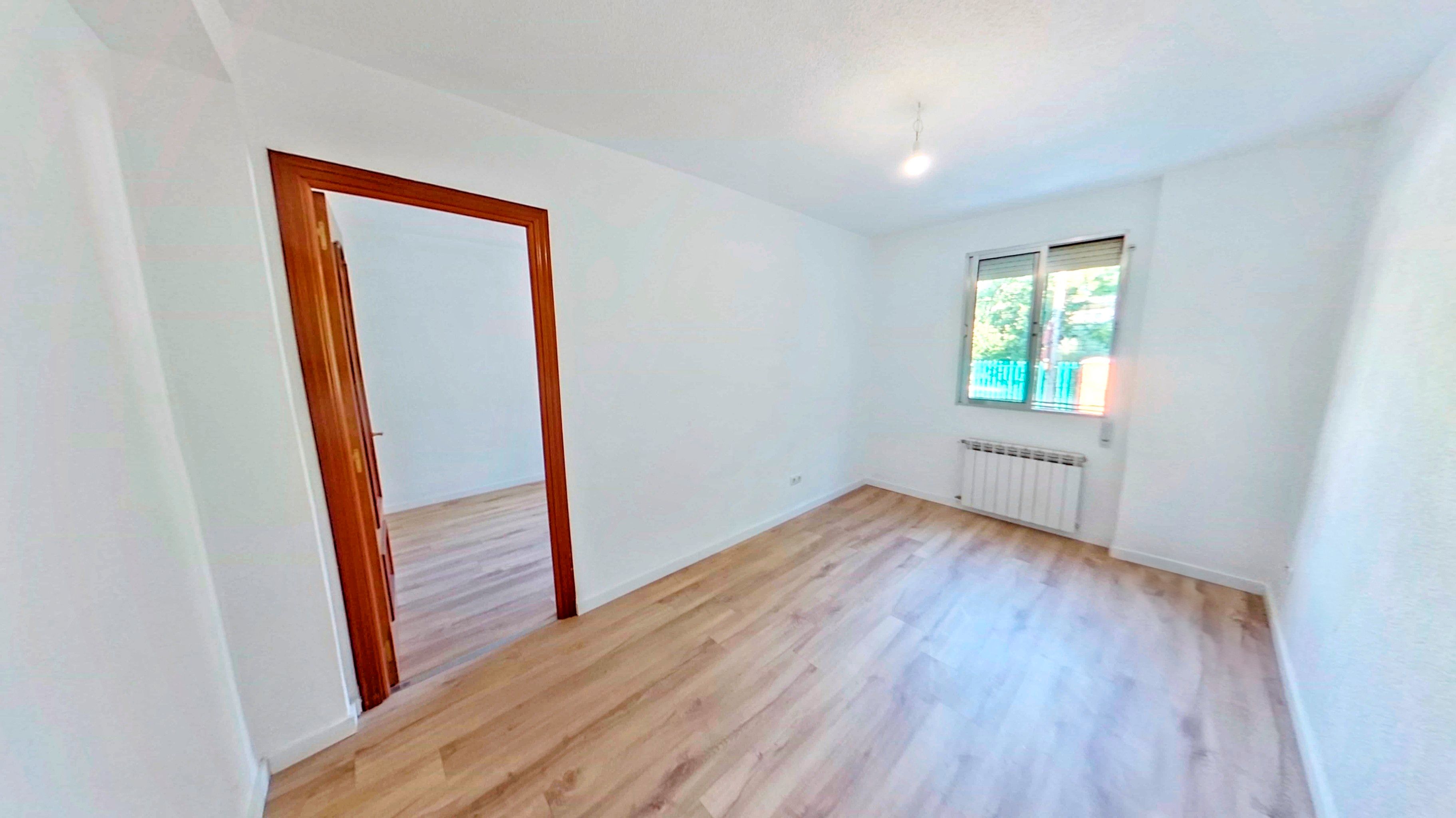 Dormitori de Apartament de lloguer en  Madrid Capital amb Forn i Es permeten mascotes