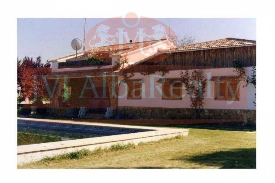 Jardín de Casa o chalet en venta en  Albacete Capital con Calefacción, Terraza y Piscina