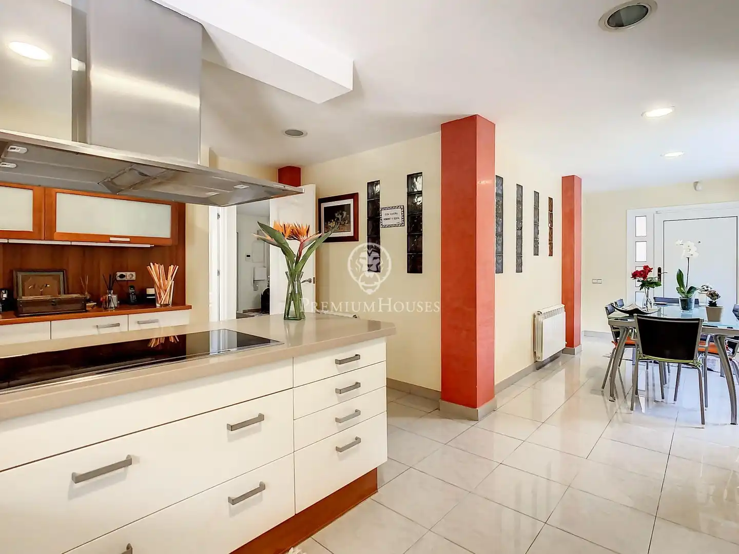 Cocina de Casa o chalet en venta en Badalona con Aire acondicionado, Calefacción y Jardín privado